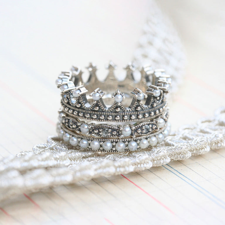 Vintage crown ring