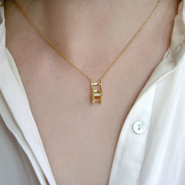 Mini chaise précieuse