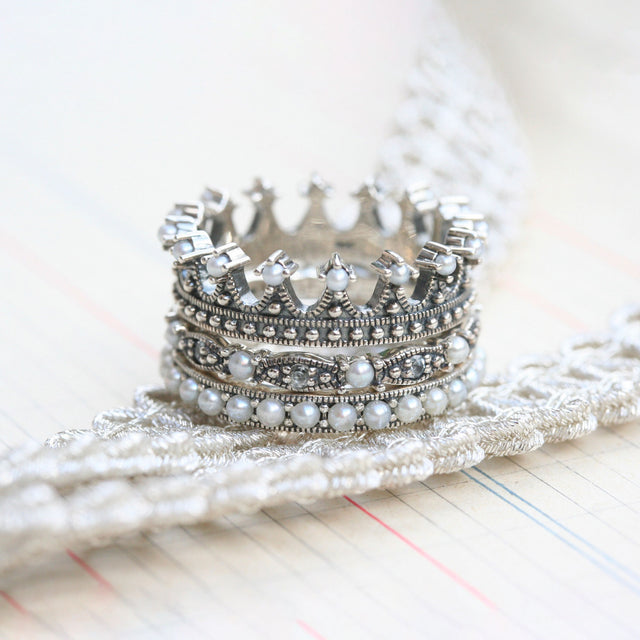 Vintage crown ring