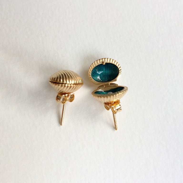 Mini Shell earrings