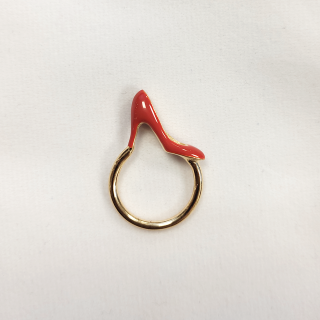 Red heel ring
